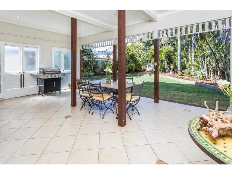 21 Griffith Road, Scarborough QLD 4020