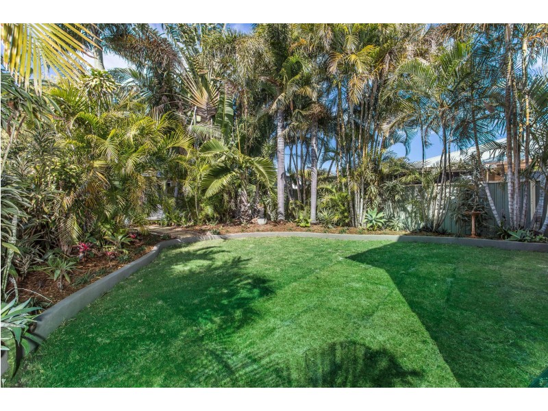 21 Griffith Road, Scarborough QLD 4020