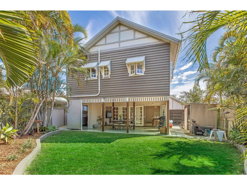21 Griffith Road, Scarborough QLD 4020