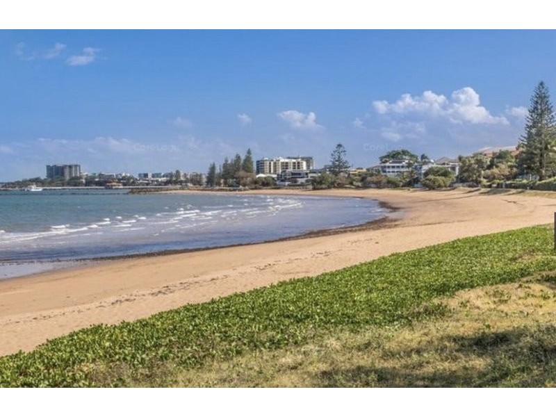 21 Griffith Road, Scarborough QLD 4020