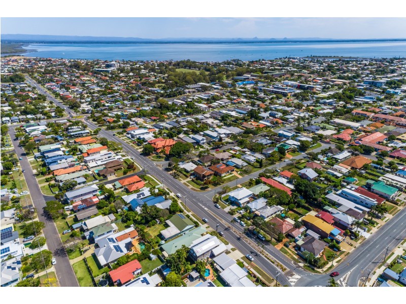 21 Griffith Road, Scarborough QLD 4020