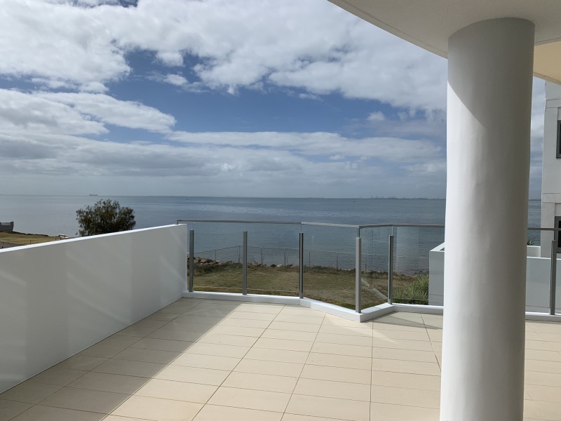 14 Oxley Avenue, Woody Point QLD 4019
