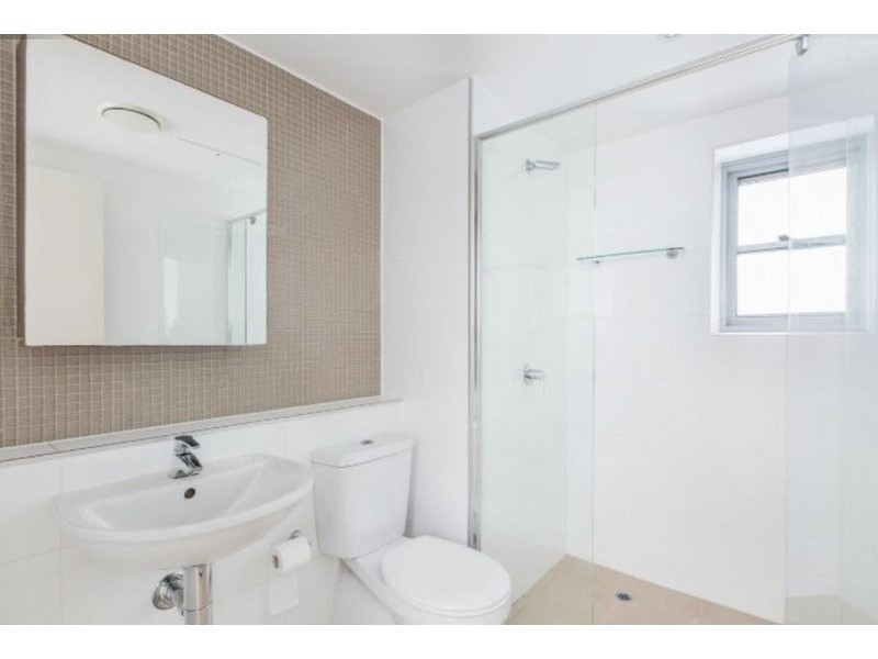 14 Oxley Avenue, Woody Point QLD 4019