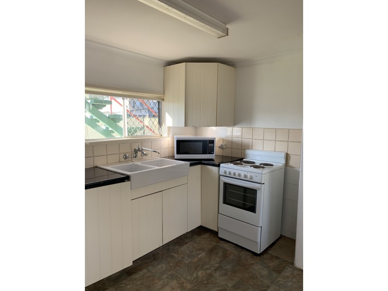 101 Ashmole Road, Redcliffe QLD 4020