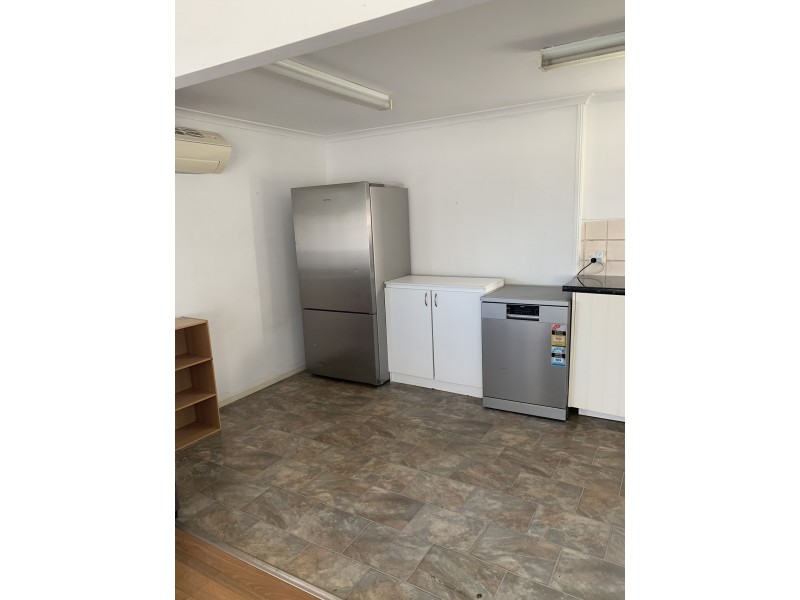 101 Ashmole Road, Redcliffe QLD 4020