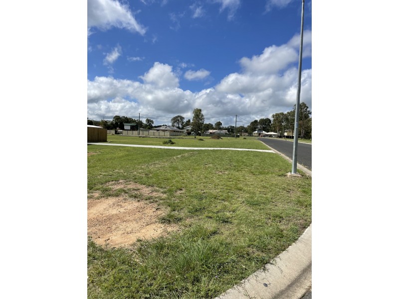 7 Sonrose Court, Nanango QLD 4615