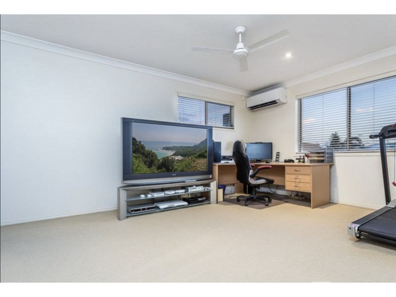 11 Mariner Court, Newport QLD 4020