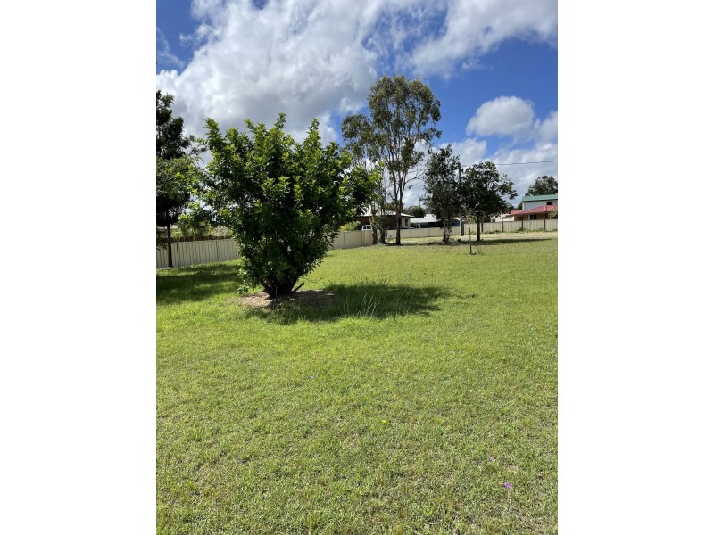 2 Oleander Street, Nanango QLD 4615