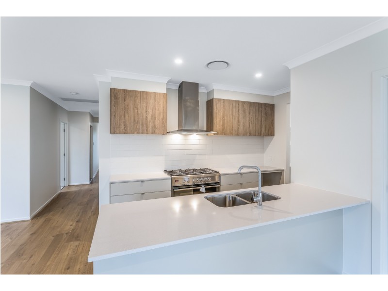 34 Clearwater Street, Newport QLD 4020