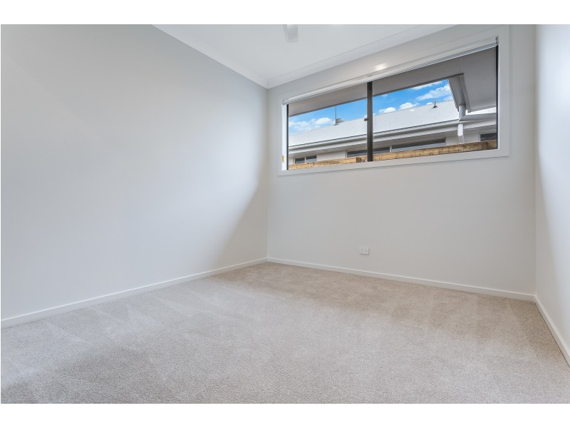 34 Clearwater Street, Newport QLD 4020