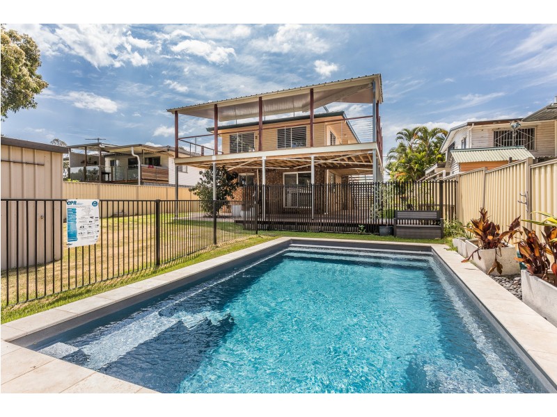 6 Dorloo street, Deagon QLD 4017