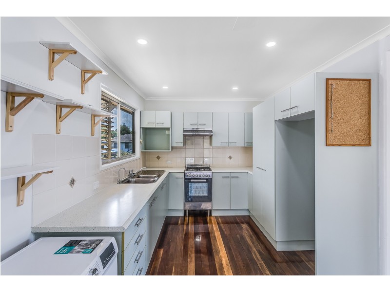 6 Dorloo street, Deagon QLD 4017