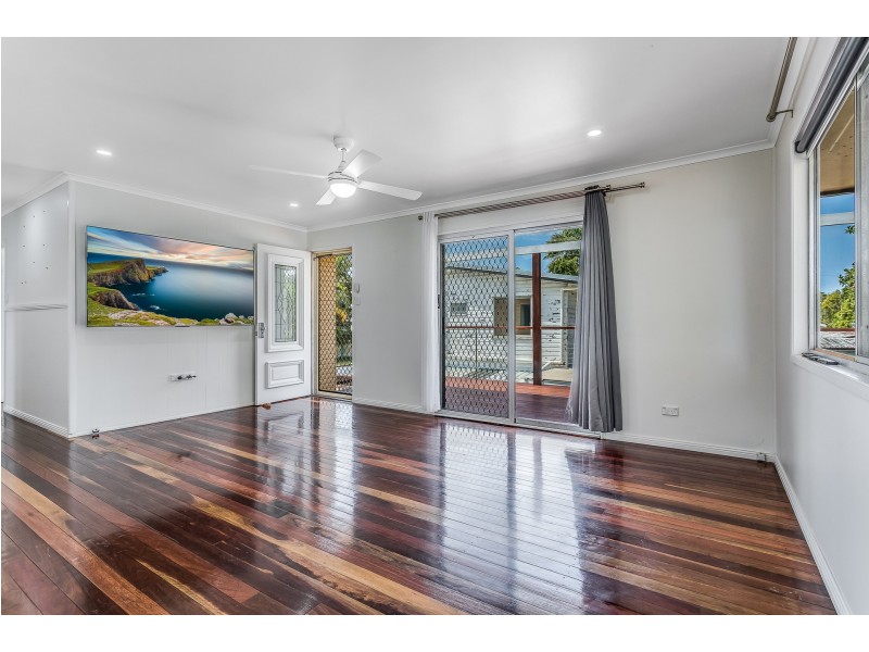 6 Dorloo street, Deagon QLD 4017