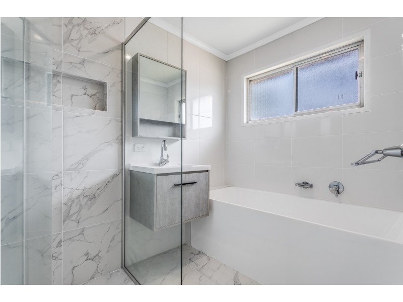 6 Dorloo street, Deagon QLD 4017