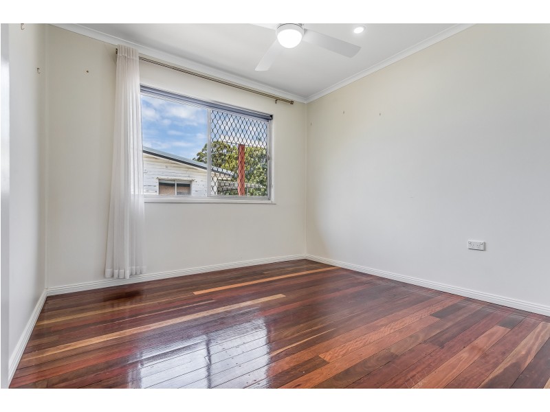 6 Dorloo street, Deagon QLD 4017