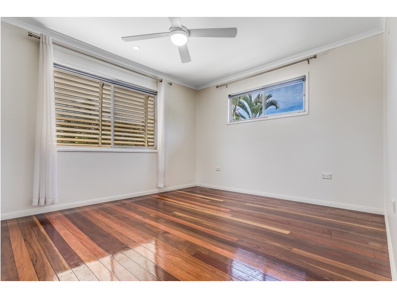 6 Dorloo street, Deagon QLD 4017