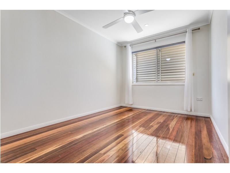 6 Dorloo street, Deagon QLD 4017