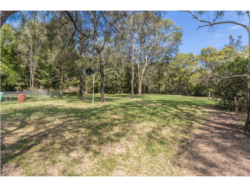 6 Dorloo street, Deagon QLD 4017