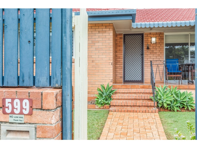 599 Oxley Ave, Scarborough QLD 4020