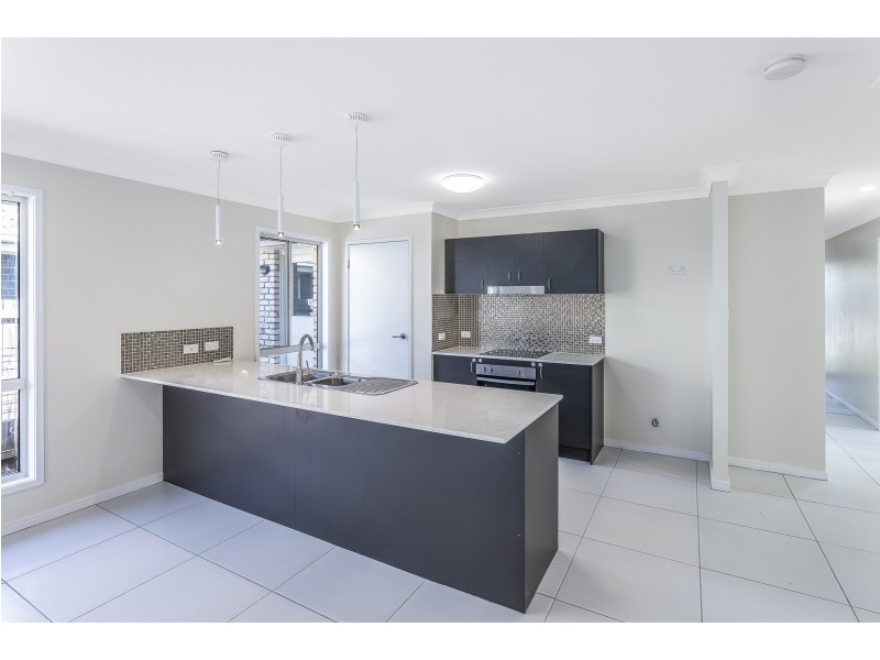 11 Champion Crescent, Griffin QLD 4503