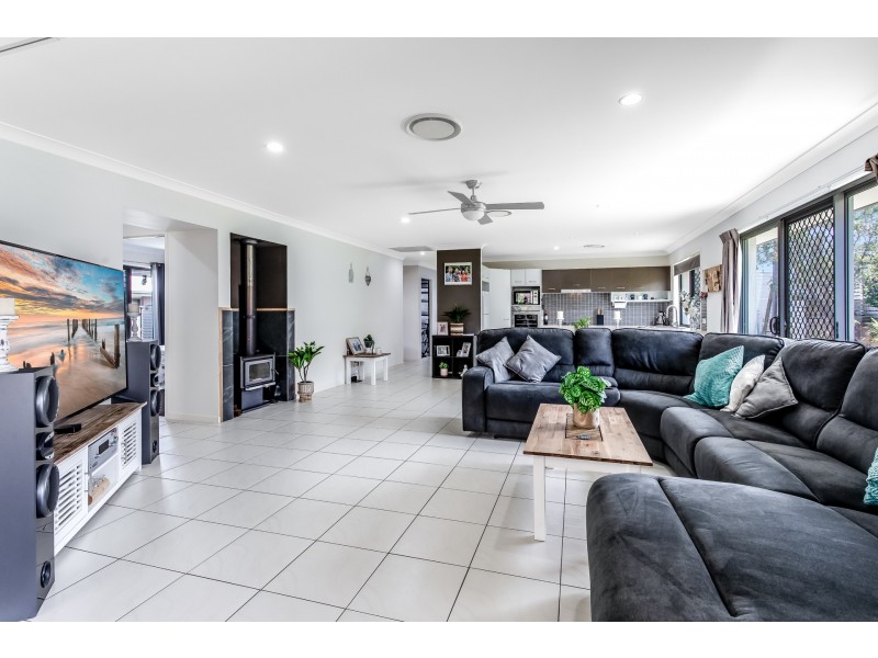 32 Ulysses Street, Kallangur QLD 4503