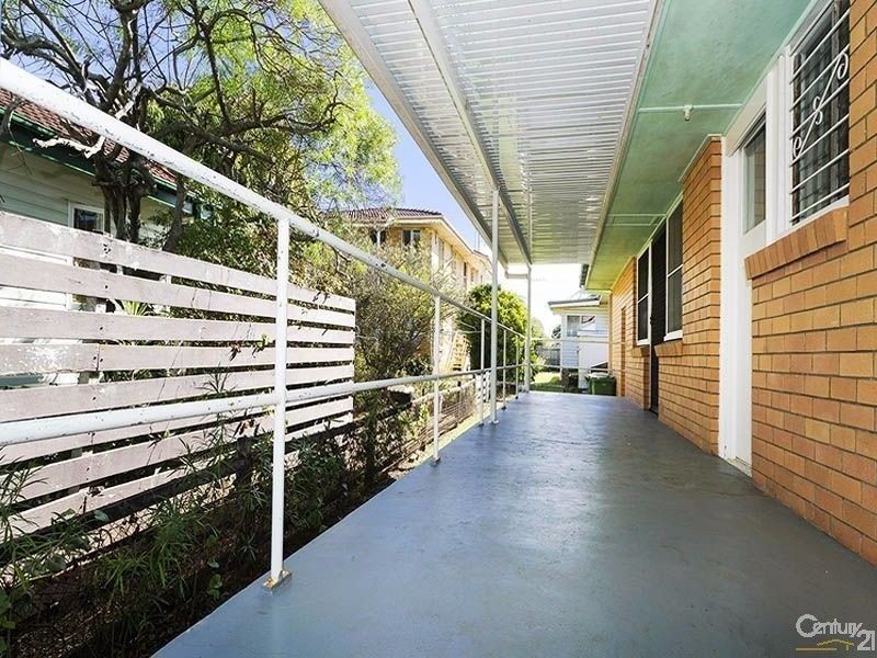 12 Rotary Crescent, Redcliffe QLD 4020