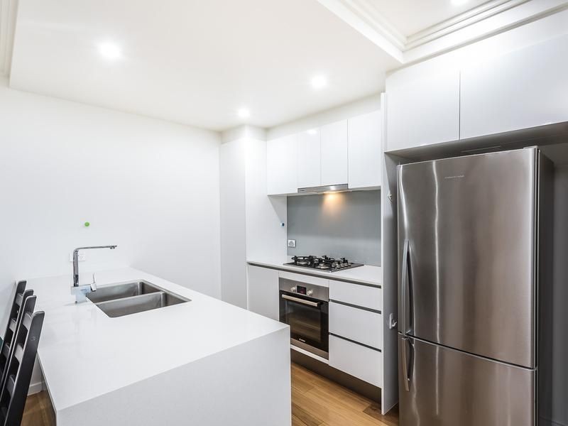 7/2 Laurence Street, St Lucia QLD 4067