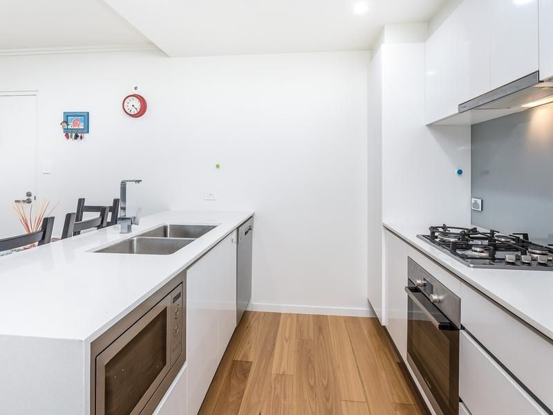 7/2 Laurence Street, St Lucia QLD 4067