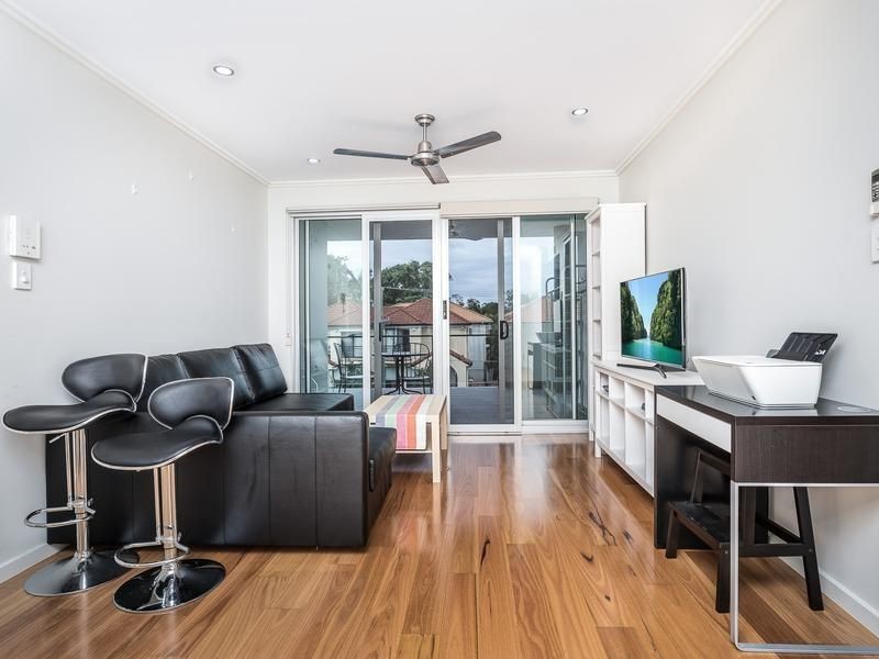 7/2 Laurence Street, St Lucia QLD 4067