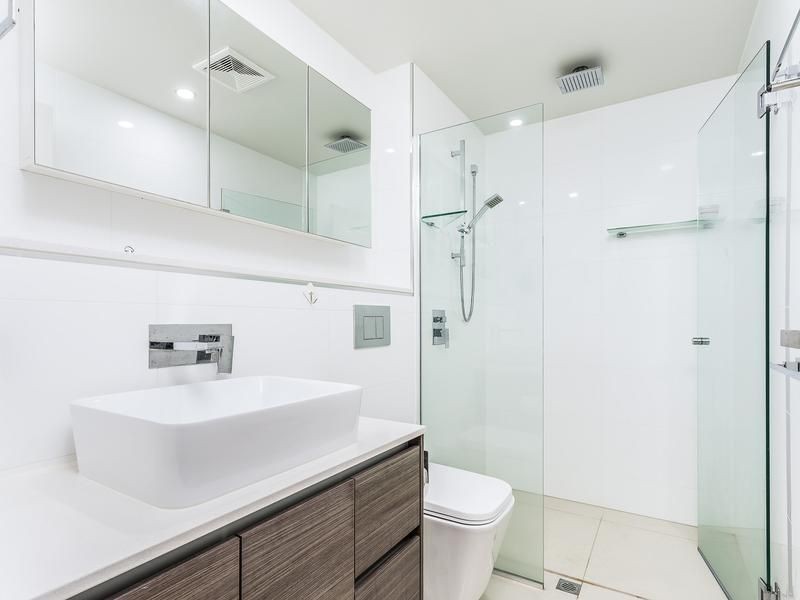 7/2 Laurence Street, St Lucia QLD 4067