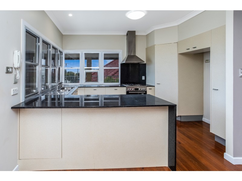 43 James Street, Scarborough QLD 4020