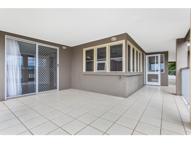 43 James Street, Scarborough QLD 4020