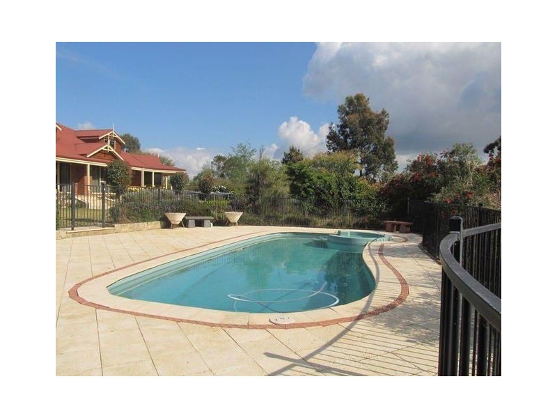 6 Rangeview Place, Canning Vale WA 6155