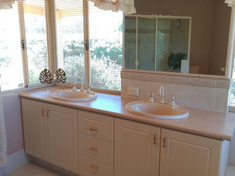 6 Rangeview Place, Canning Vale WA 6155