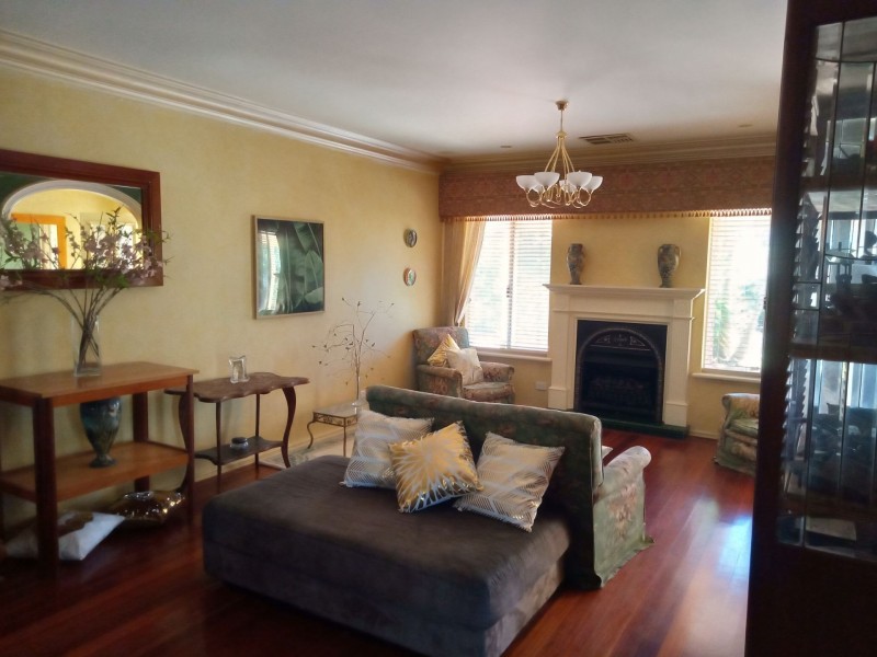 6 Rangeview Place, Canning Vale WA 6155