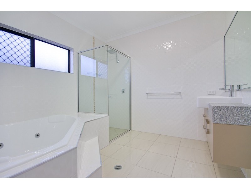 11 Galena Chase, Trinity Park QLD 4879