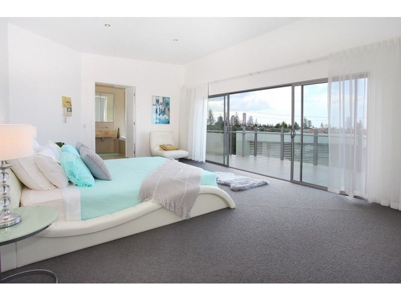 1/44 Tamborine Street, Mermaid Beach QLD 4218