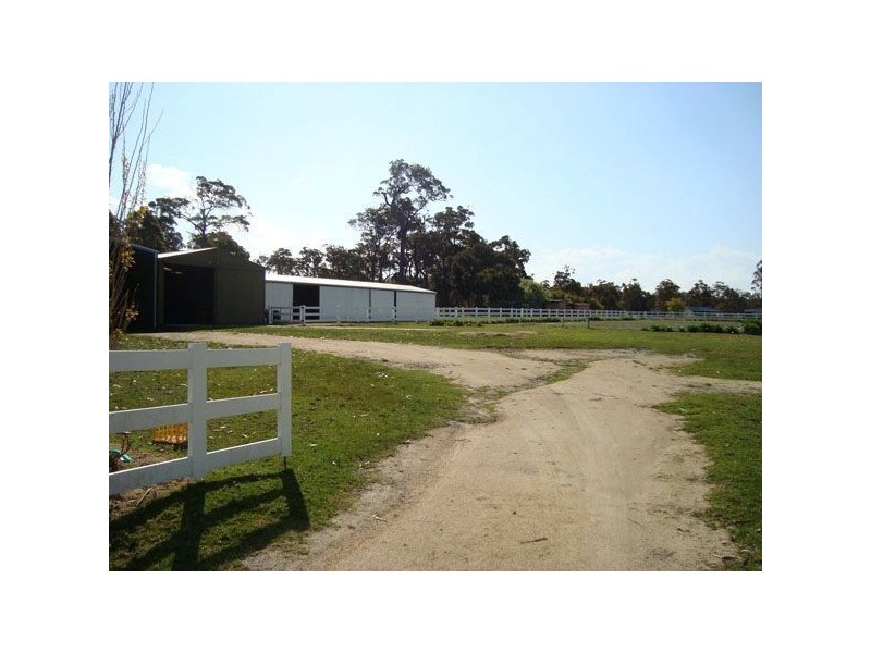 17 Genoa-Mallacoota Road, Mallacoota VIC 3892