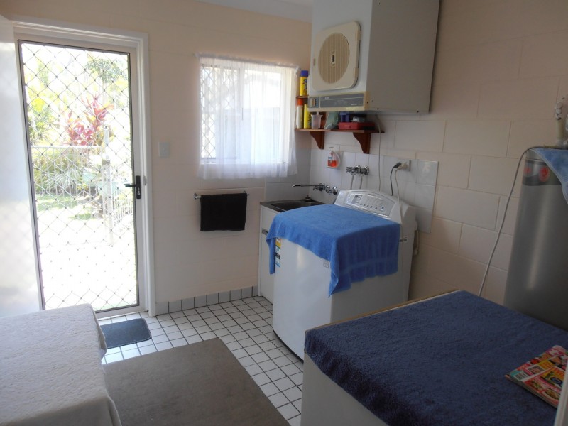 67 Taylor Street, Tully Heads QLD 4854