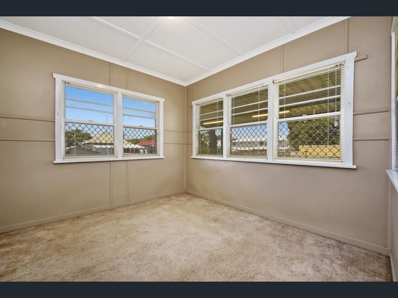2 Ranfurly, Newtown QLD 4350