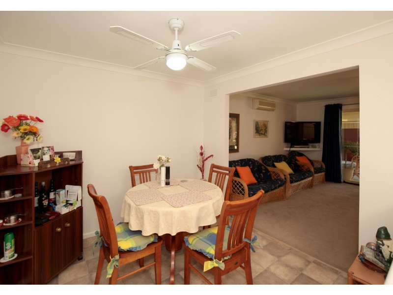 34 Fairbairn Cr, Kooringal NSW 2650