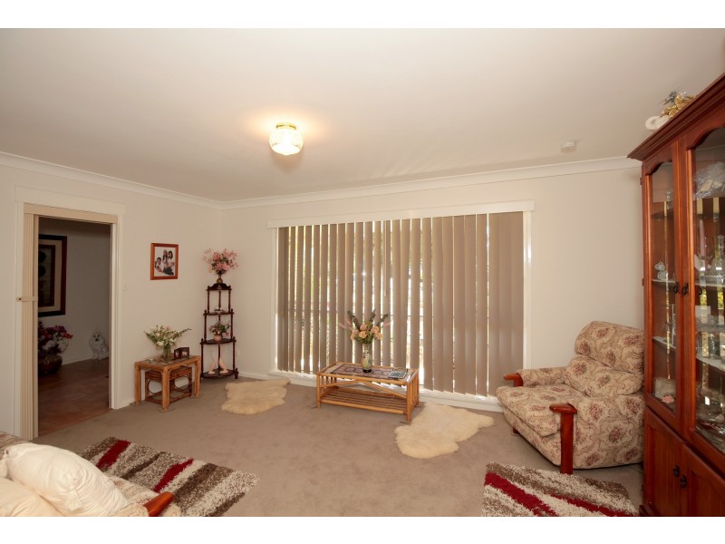 34 Fairbairn Cr, Kooringal NSW 2650