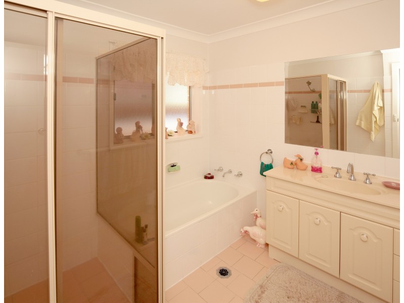 34 Fairbairn Cr, Kooringal NSW 2650