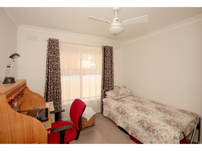 34 Fairbairn Cr, Kooringal NSW 2650