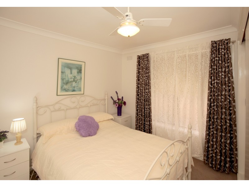 34 Fairbairn Cr, Kooringal NSW 2650