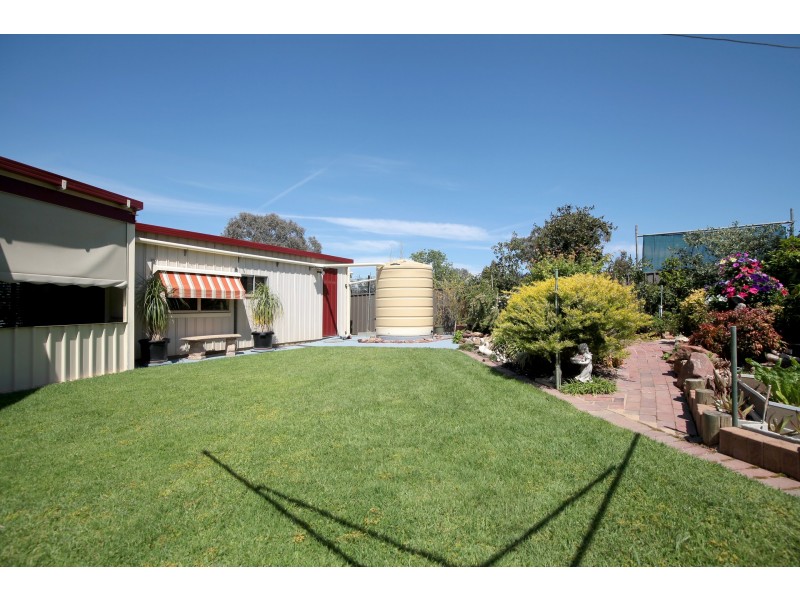 34 Fairbairn Cr, Kooringal NSW 2650