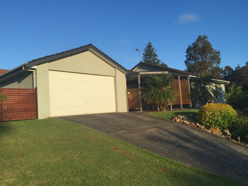 2 Agincourt Cresent, Valentine NSW 2280