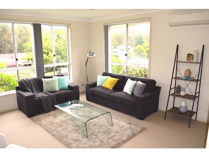 2 Agincourt Cresent, Valentine NSW 2280