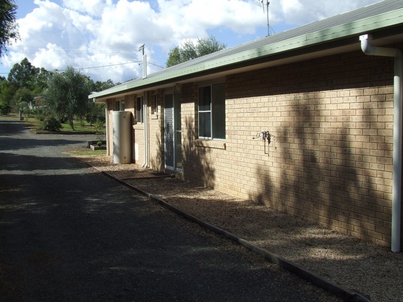 17 Lake Drive, Meringandan QLD 4352