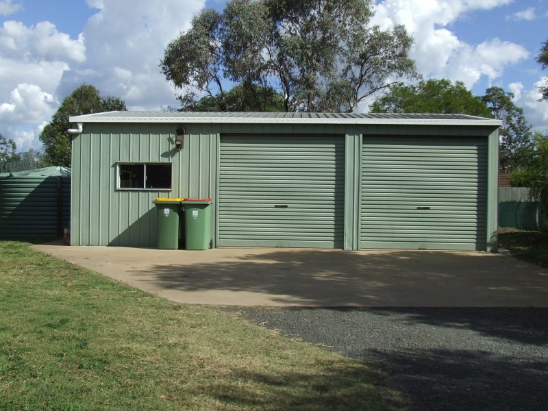 17 Lake Drive, Meringandan QLD 4352